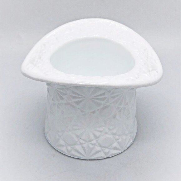 Vintage Fenton Milk Glass Top Hat Daisy And Button Pattern - Picture 5 of 6